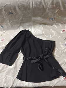 Chic Black One-Shoulder Top