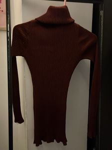 Maroon Ribbed Turtleneck Top