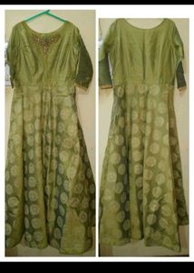 Manyawar Mohey Gown