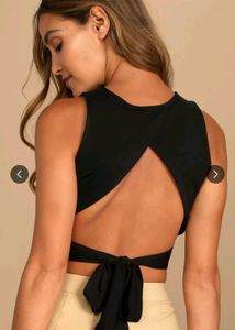 Black Backless style crop top 🌺