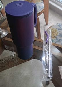 Stanley Inspired Insulated Tumbler w Metal Straw
