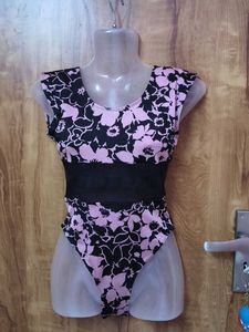 28-30 bust🩷🩷Floral Print Swimsuit