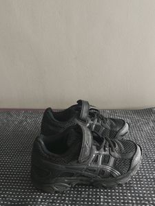 Asics Boys And Girls Velcro Running Shoes 3-5 Year