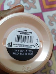Lakme Peach Milk Moisturizer