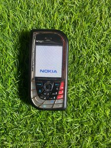 NOKIA 7610