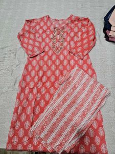 Peach Kurta Set – Size M, Gently Worn (7-8 Times)