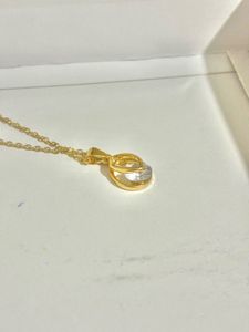 Minimal Chain Necklace