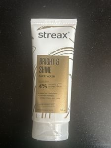 Vit C & Glycolic Serum Facewash