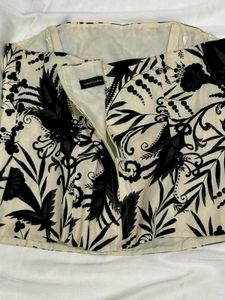 Black &amp; White Floral Printed Top