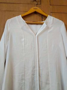 White long-sleeve Shirt