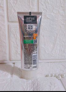 Garnier Sunscreen &amp; Cleanser Kit