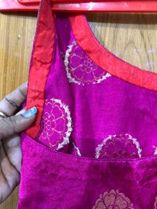 Chendri Short Kurta With Deep Neck