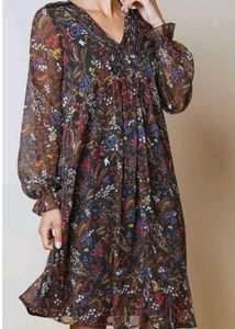 Long-sleeved dress