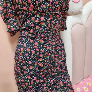 🌹 Floral Mini Bodycon Dress! 🌹