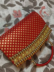 🍒 ♥️ ♥️ Red &amp; Gold Clutch 💯👌👌👌