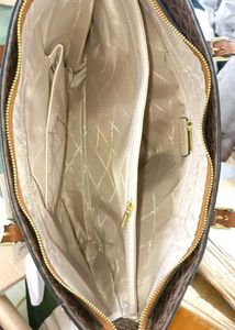 MICHAEL KORS VOYAGER TOTE BAG AT SALE