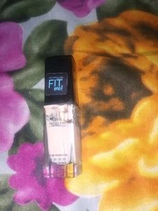 Fit Me Foundation  Use Only 3 _4 Time Us