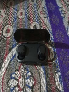 Wireless Earbuds in Like New Condition