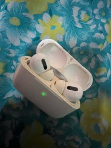 Used AirPods Pro-two pods not working