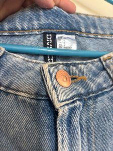 H&amp;M RIBBED-DETAILED HIGH RISE JEANS