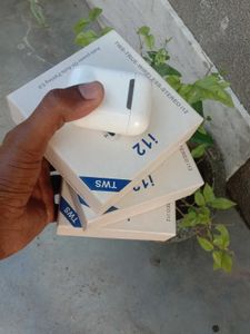 4pcs Wireless Stereo i12 (Not working)