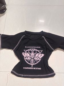 ⛧☠︎︎ ⋆₊ ♱Gothic Graphic Crop Top