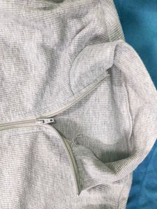 Sporty Grey Fitted Full-Sleeve Crop Top