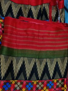 Red &amp; Black Patterned Saree