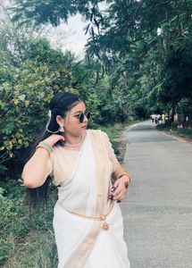 Elegant White &amp; Gold Saree with ready made blouse