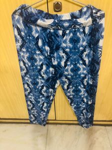 Blue & White Print Cropped Pants