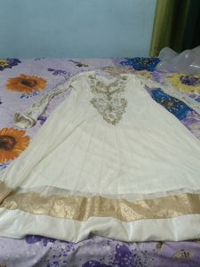 Elegant White &amp; Gold Anarkali