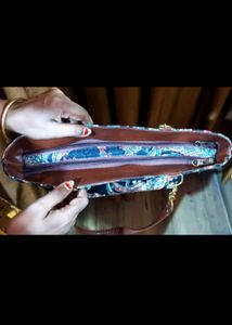 Ladies Bag With 4 Zipper Pockets