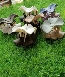 Mate Floral Design Korean Hair Claw
