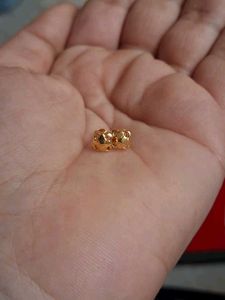 Beautiful New Desiner Studs Gold