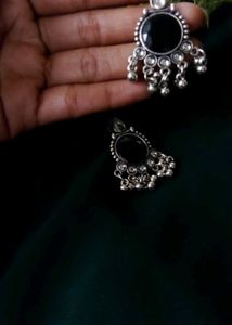 Stylish Black Jhumka Earrings