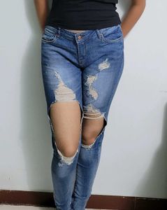 Trendy Ripped Skinny Jeans