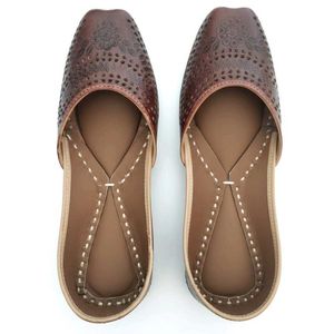Yash & Co. Hand-Stitched Leather Jutti Size 7 UK