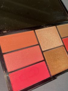 Swiss Beauty Pro Blush And Highlighter Palette