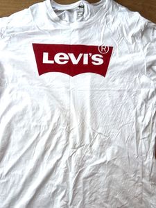 Levi's White Graphic Tee