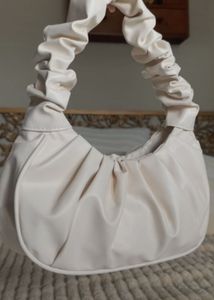 🤍Trendy White Ruched Shoulder Bag 🤍