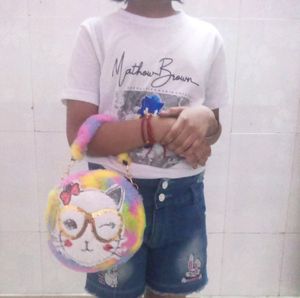 NEW NO USED SLING BAG FOR GIRLS AND KID&#39;S.