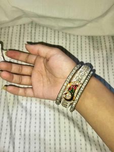 Sparkling Bangle Set