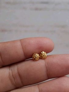 Beautiful New Flower Desine Studs