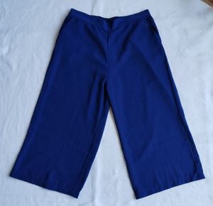 Girls Short Plaza