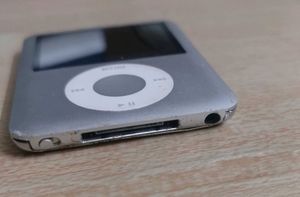 Original Apple ipod Nano Silver Music Player