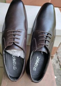 Size 7 Leather Shoe