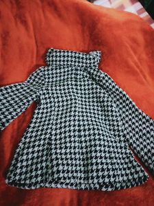black and white Bell sleevs warm caot for ladies