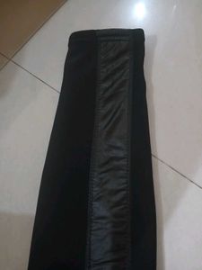 Stylish Black Slim Fit Jeggings With Faux Leather