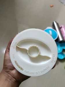 Water bottle, plates