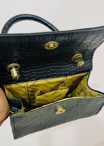 Chic Black Handbag